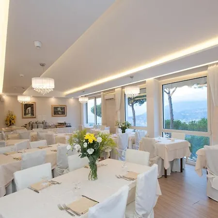 Fiorita Hotel