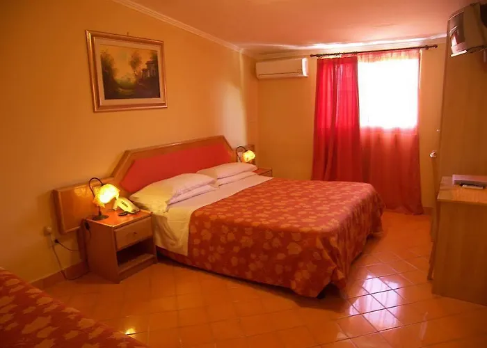 Ξενοδοχείο Fiorita 3*